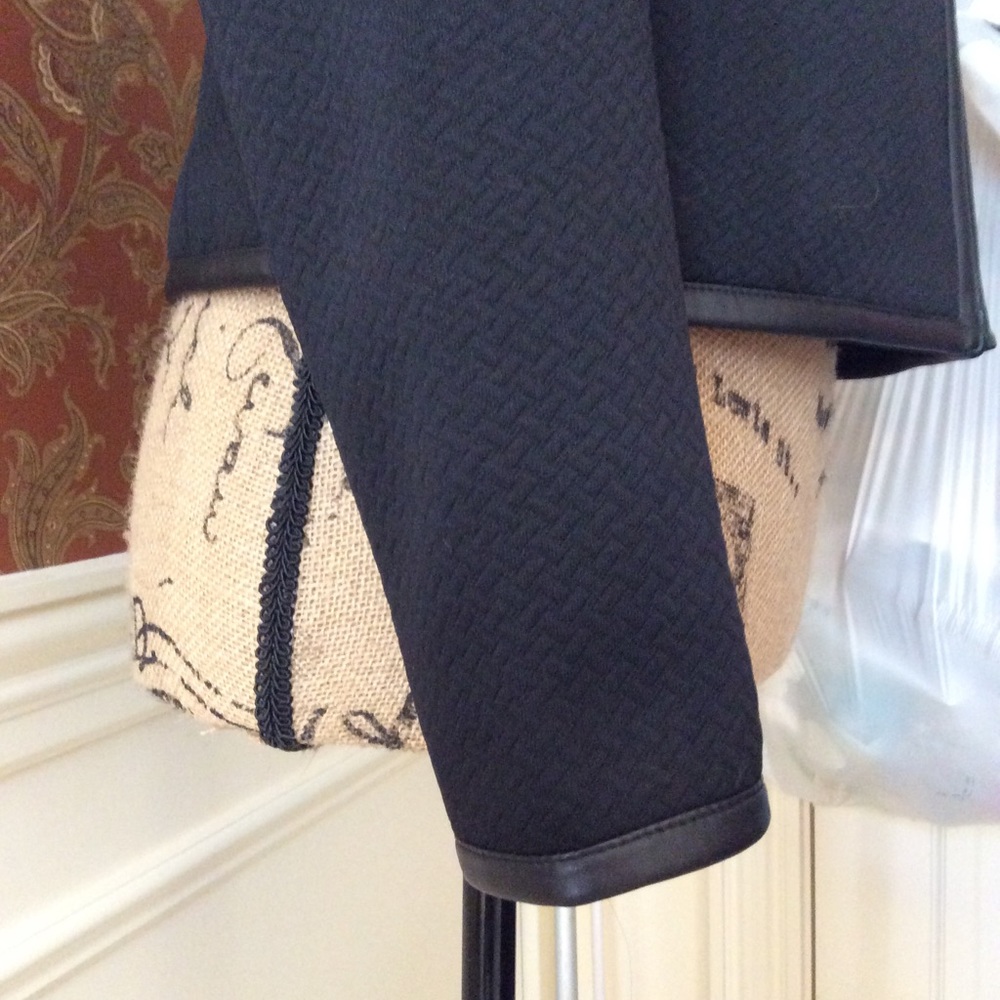 Blazer - Picture 3 of 6